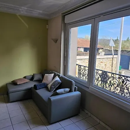 Charming 3-bedroom House, Perfect For Family Getaways Or Extended Professional