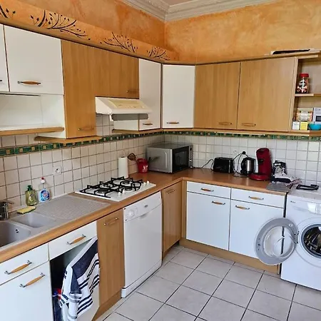 Villa Charming 3-bedroom House, Perfect For Family Getaways Or Extended Professional