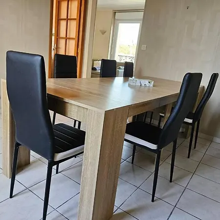 Charming 3-bedroom House, Perfect For Family Getaways Or Extended Professional Villa *