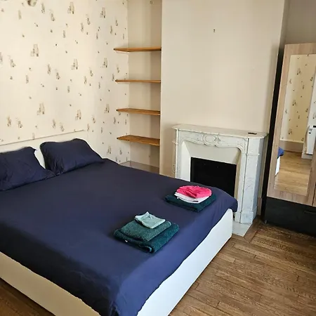 Charming 3-bedroom House, Perfect For Family Getaways Or Extended Professional